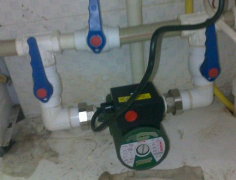 裝個地?zé)嵫h(huán)泵，暖氣一開家里24小時都不冷！