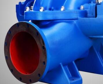 　　雙吸泵裝配填料步驟  　　1、 第一步：先把機(jī)封壓蓋的螺栓擰下來(lái)卸掉，取出兩端的機(jī)封壓蓋。  　　2、 第二步：卸掉泵蓋中開(kāi)面上的全部螺母，用電葫蘆吊起泵蓋。  　　3、 第三步：再用電葫蘆將整個(gè)轉(zhuǎn)子部件吊起，平穩(wěn)放在墊子上。  　　4、 第四步：拆掉軸承體，卸下軸承壓蓋及軸承。(兩端同)  　　5、 第五步：最后拆下機(jī)械密封，再根據(jù)裝機(jī)封壓蓋止口尺寸加工填料壓蓋的配合尺寸。  　　6、 第六步：再裝上兩端的軸承及鎖緊螺母和軸承體。  　　7、 第七步：再將轉(zhuǎn)子部件吊起放入泵體，保持與原來(lái)(拆卸時(shí))的位置一樣。  　　8、 第八步：吊起泵蓋改好，擰緊螺母。  　　9、 第九步：裝填料，將填料裝入原來(lái)安裝機(jī)封的位置，前面兩根填料再放填料環(huán)，后面再放3根填料用填料壓蓋壓緊并用螺母鎖緊即可。裝配完畢